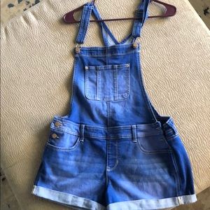 Overall shorts